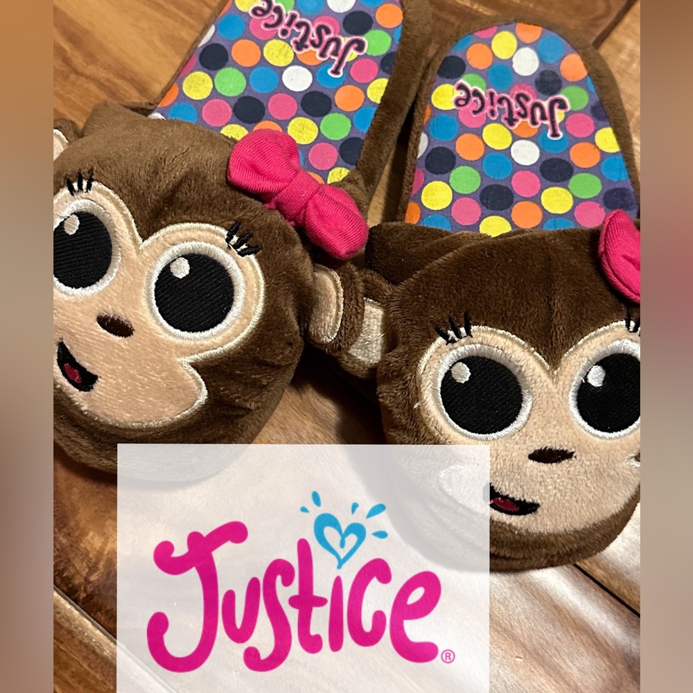 ❤️ 5/25 Justice Slippers